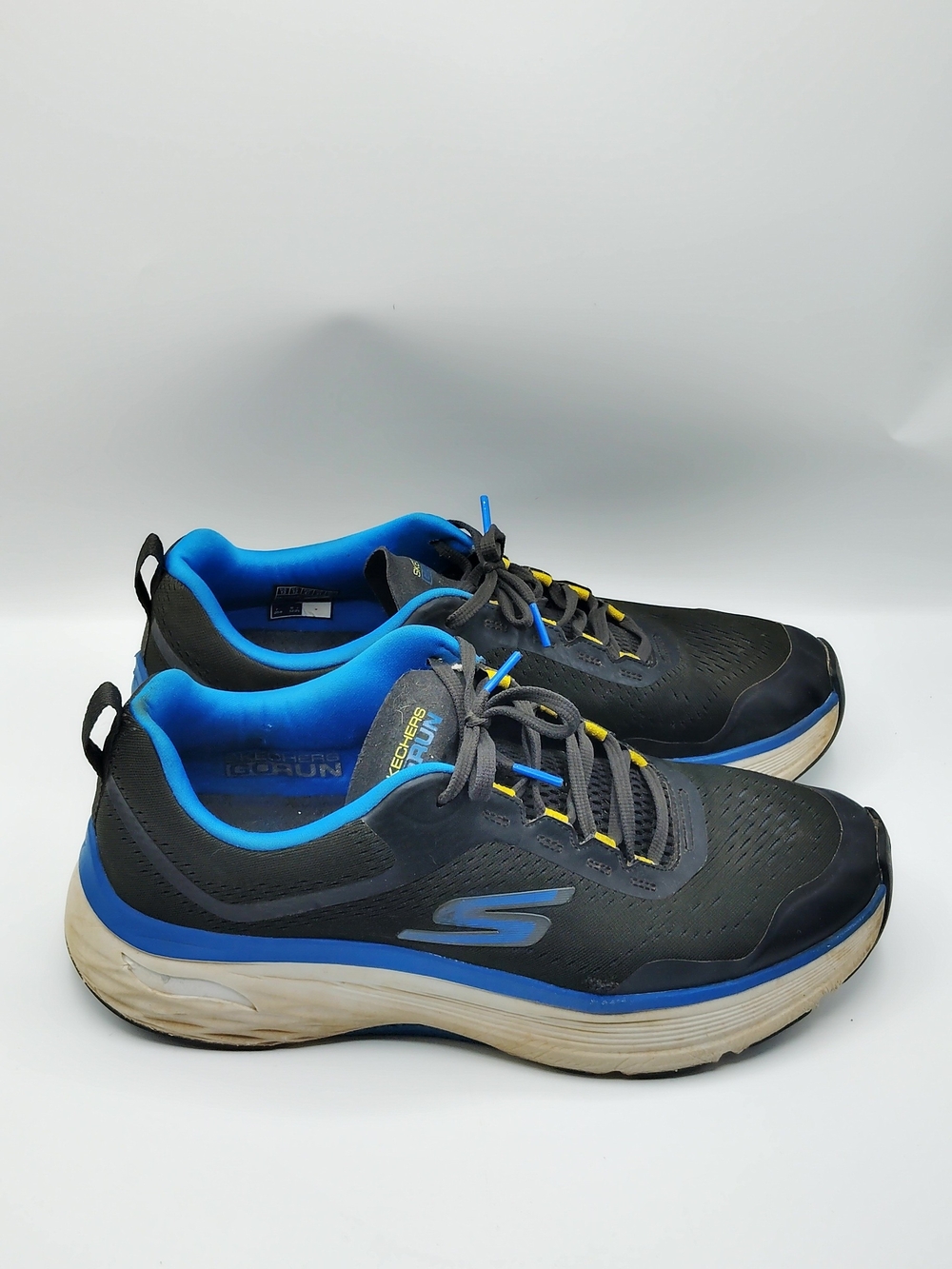 Well Worn Skechers Men’s Black & Blue Athletic Walking Sneakers